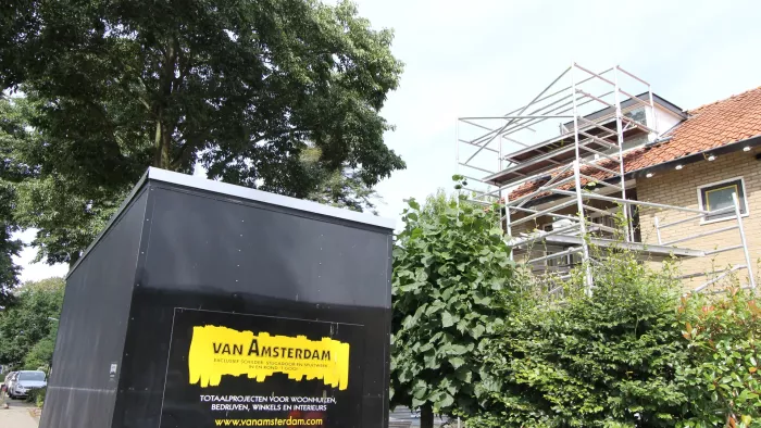 Dakkappel in de de steigers!