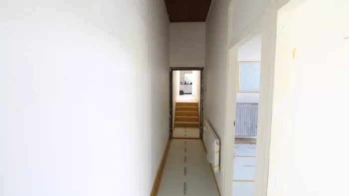 Isolerende primer spuiten in De Hoef.